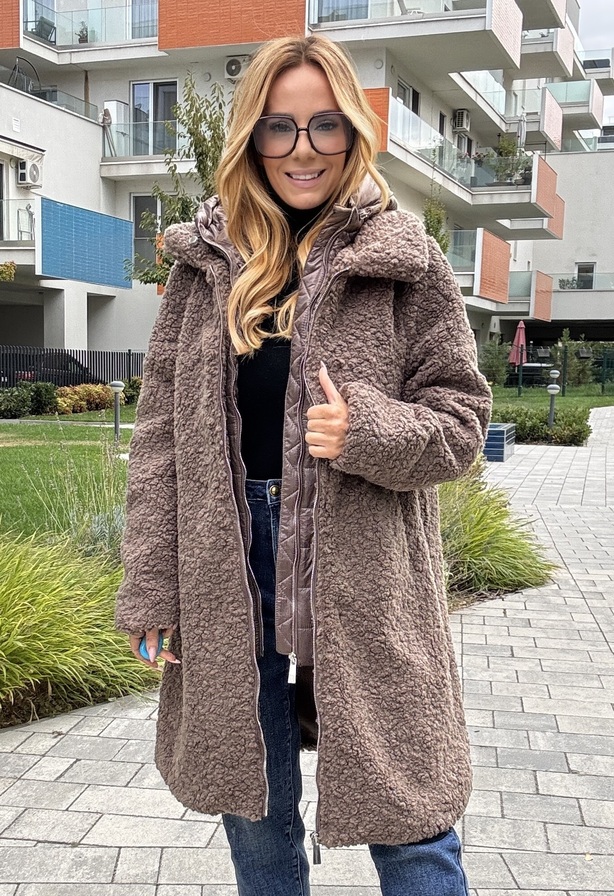 Alisha kabát fangó – Hosszított bukléhatású női kabát steppelt betéttel – Innova Fashion